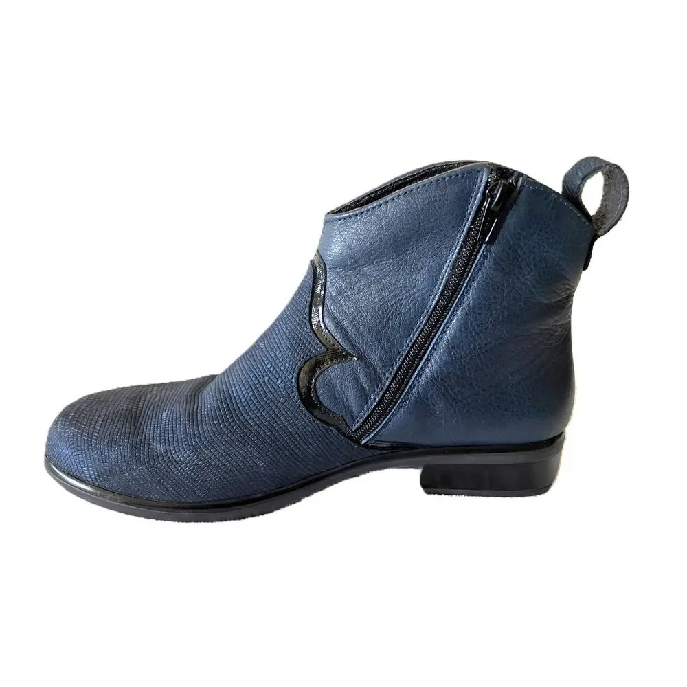 NAOT Leather Ankle Boots Women’s Size 40 Blue Black Western Textured Side Zip